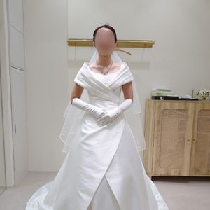 格式高い雰囲気のドレス