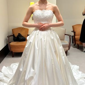 トレーンが素敵なドレス