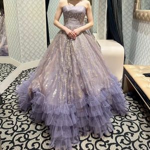 特徴的なデザインのドレス