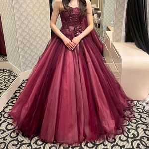 胸の刺繍が美しいドレス