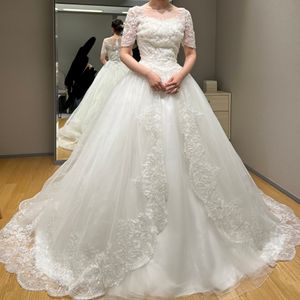 ロングトレーンのゴージャスドレス