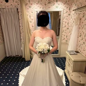 袖ありも袖なしも楽しめるクラシカルなドレス