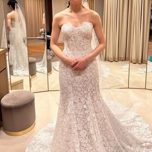 総刺繍のマーメイドドレス