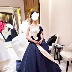 ハリ感のあるクラシカルなデザイン