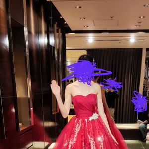 キラキラで情熱的なドレス