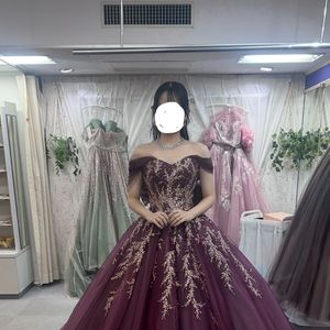 深みのあるボルドードレス