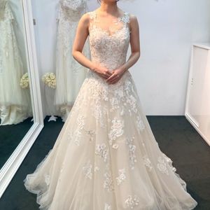 ピンクの可愛らしいドレス