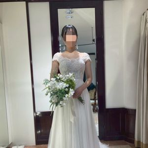 ナチュラルな雰囲気のドレス