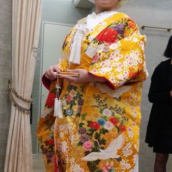 陽の光が当たる屋内神殿式