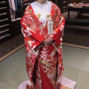 可愛いけど落ち着いて見えるレッドが素敵！