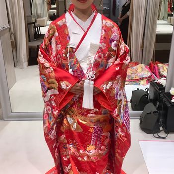 花がちりばめられたかわいらしいデザイン！