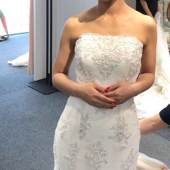 ビジューとシルエットが美しいドレス！