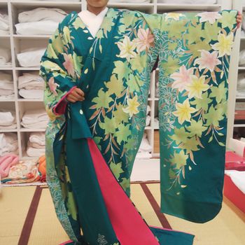 古風な緑色の素敵な色打掛