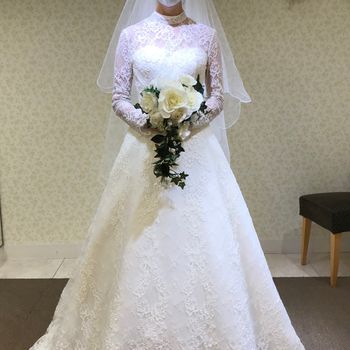 クラシカルで華やかなドレス