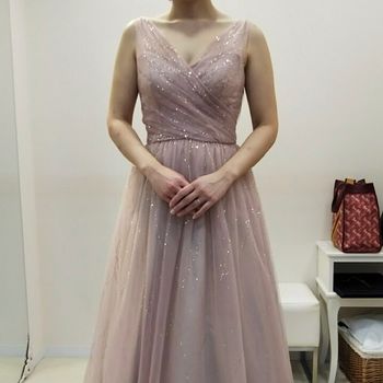 ピンクのスレンダードレス