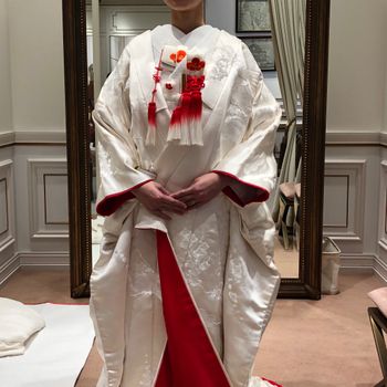 内側の赤色が印象的