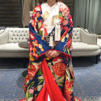 紺と赤の色合いが綺麗な色打掛