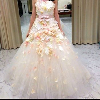 Aラインのお花畑ドレス