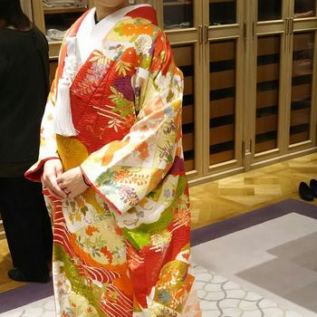 華やかな赤い色打掛