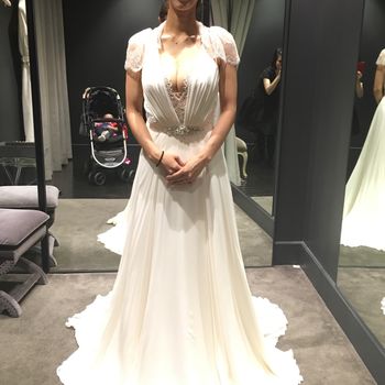 世界的に人気のあるJenny Packham