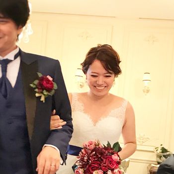 アレンジができるシンプルなウェディングドレス