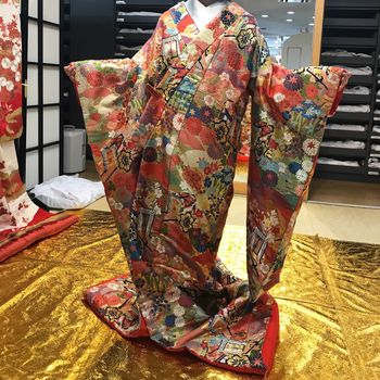 定番の赤系色打掛