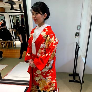 朱色×黒の伝統的な色打掛