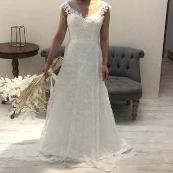 ナチュラルなオシャレ花柄ドレス