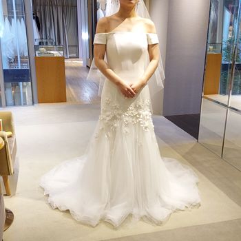 シンプルとかわいらしさを兼ね備えたドレス