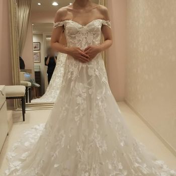 上品で透明感のある大人っぽいドレス