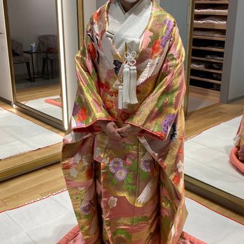 柔らかい印象になるピンクの色打ち掛け