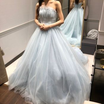 ラメがキラキラしたプリンセスドレス