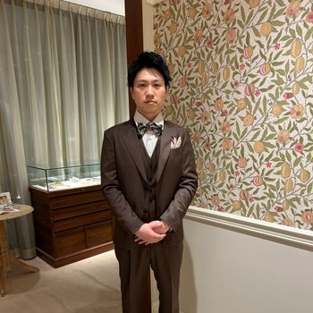 シックで落ち着き、どのような会場にも合うと思います。