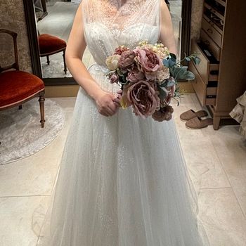 人と被らないような可愛いドレスを着たい方におすすめ。