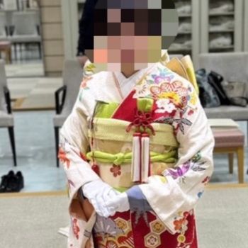 可愛い印象のお花の引振袖