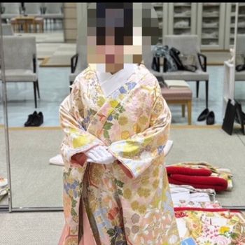 ゴージャスな柄の色打掛