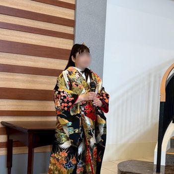 スタイリッシュでゴージャスな色打掛