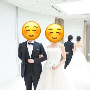 清楚で上品なドレス