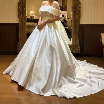 シンプル綺麗なドレス