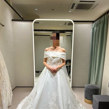 上品だけど新しさも感じる王道ドレス