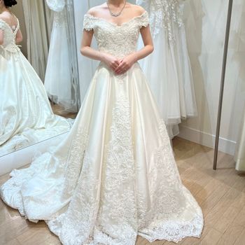 サテンが綺麗なホテル婚向きWD