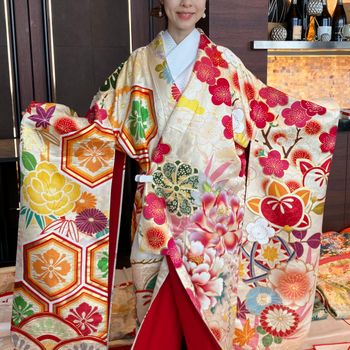 いろんな色が使われていて華やか