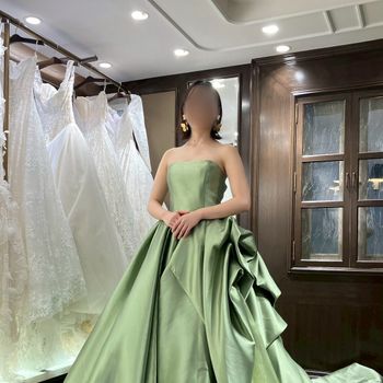 光沢感のある緑