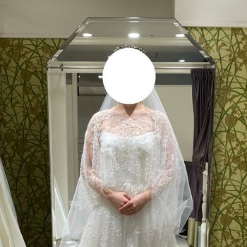 二の腕がカバーできるドレス