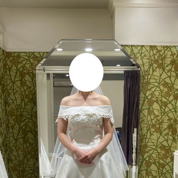 トレーンが特徴的なドレス