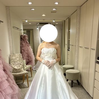 サテン素材でシンプルデザイン