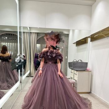 胸元のチュールがかわいい