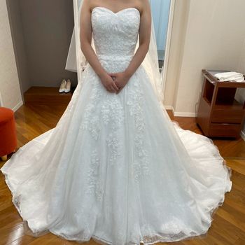 シンプルでも映えるドレス