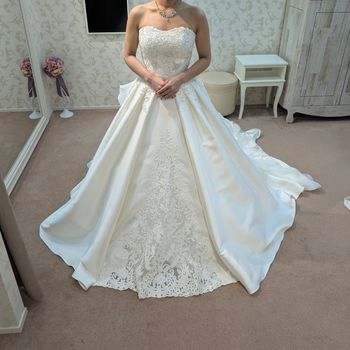 素材の可愛さを詰め込んだドレス