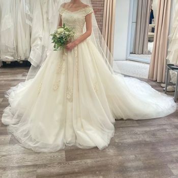 クラシカルなレースが素敵